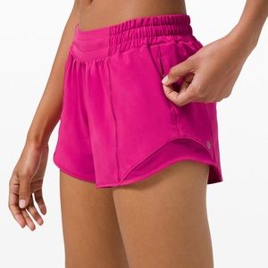 Lululemon Hotty Hot Low Rise Short 2.5”